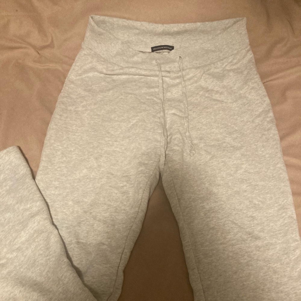 🌷brandy melville rainey sweatpants